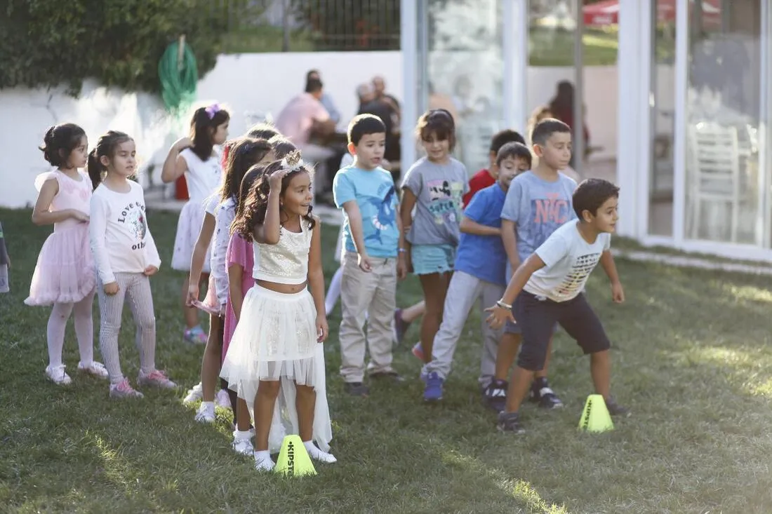 Süslenmiş parti alanı ve balonlar